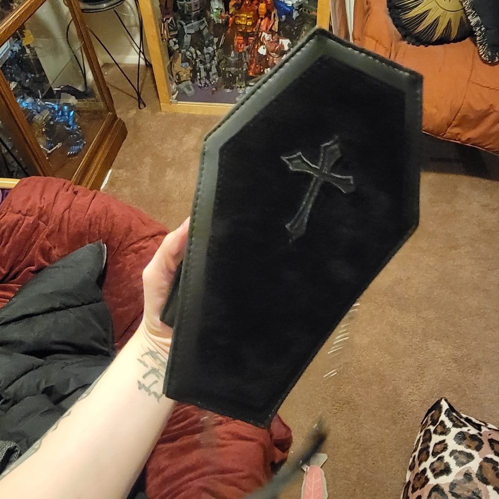 Coffin purse